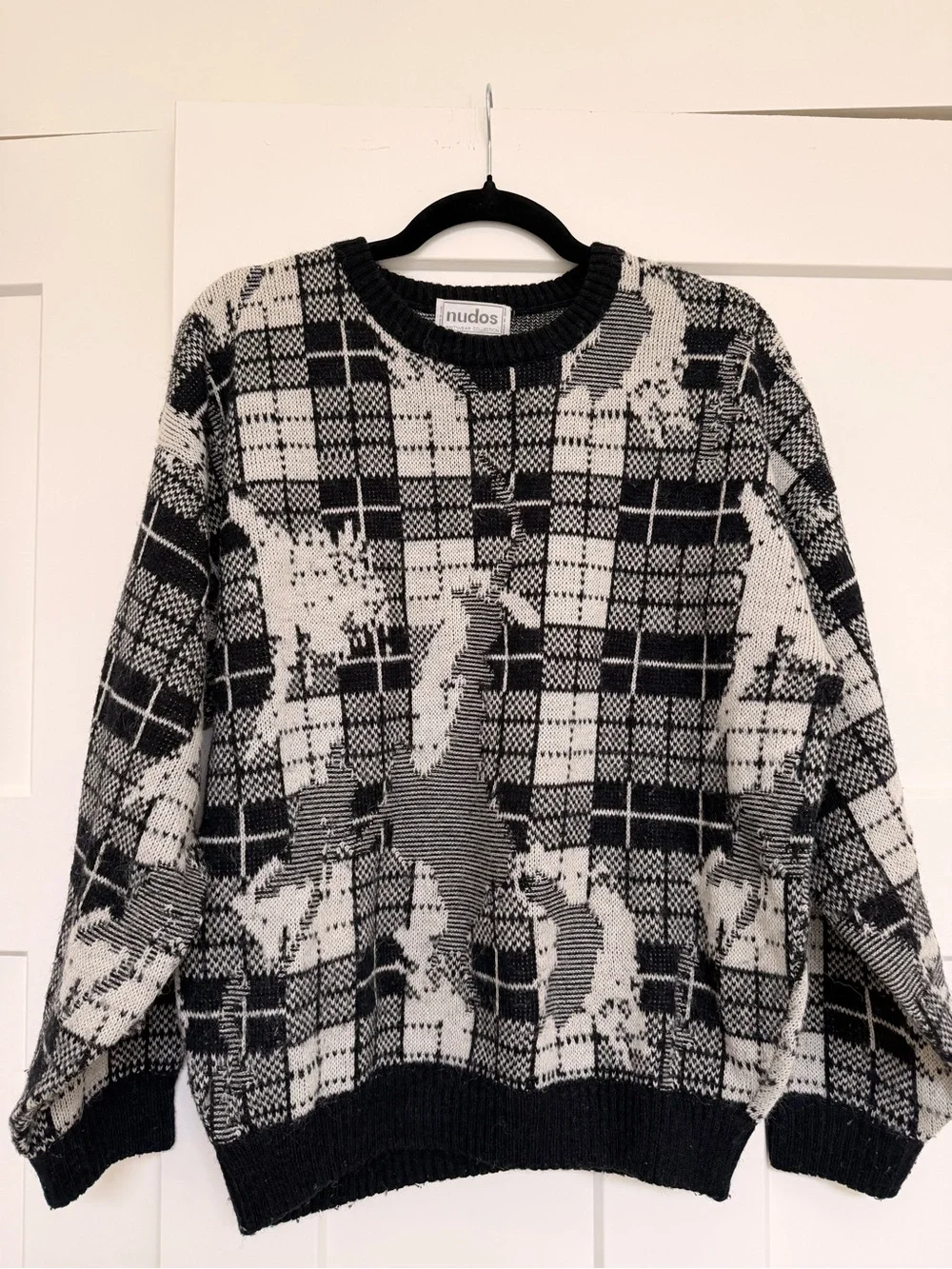 Nudos Black & White Patterned Sweater